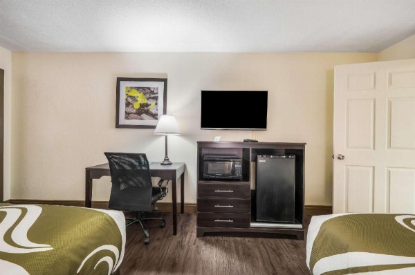 Quality Inn & Suites Corinth West image 29